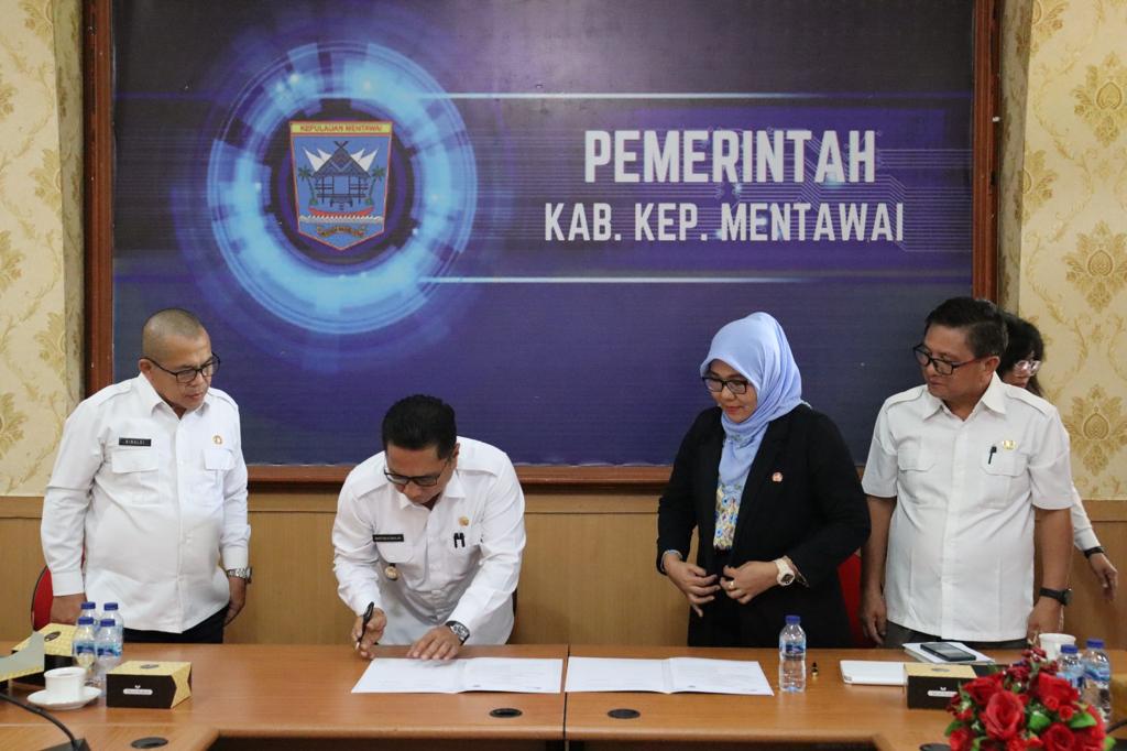 Pj. Bupati Martinus D. S.Sos.,MM menandatangani MOU dengan Ikatan Arsitek Indonesia (IAI).